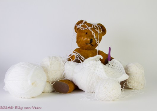 Beer wil ook helpen maar maakt er een zootje van...