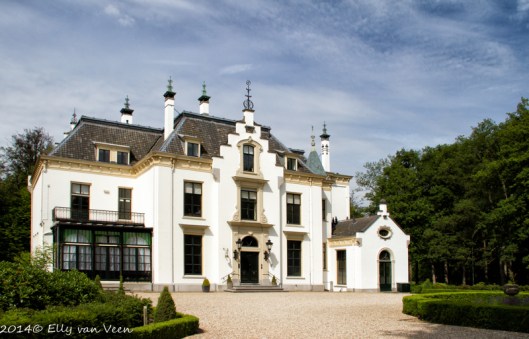 Het huidige kasteel is gebouwd in 1905