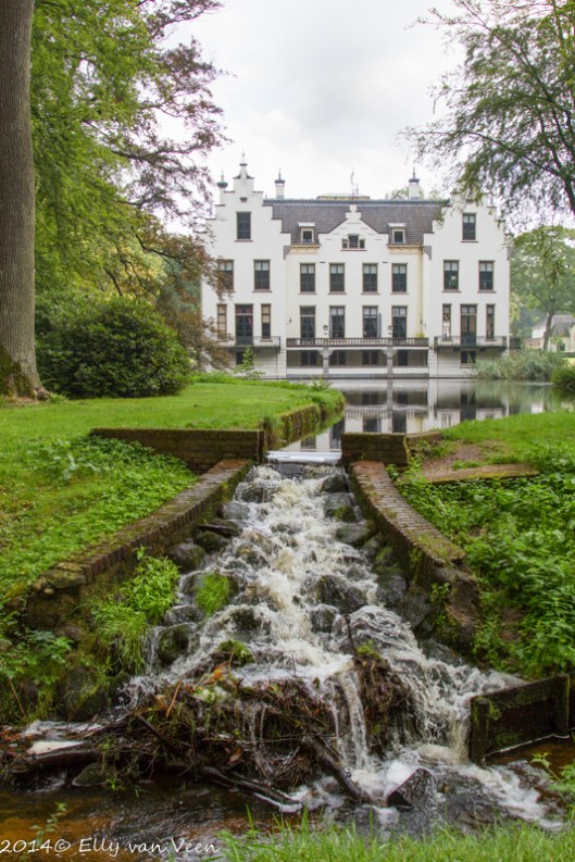 De achterkant van het kasteel