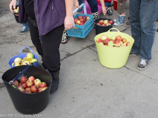 en dan moet je nog kilomers lopen met 20 kilo of meer...