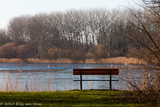 Heerlijk op een bankje genieten van de zon