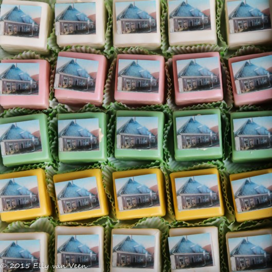 wie jarig is, trakteert...heerlijke gebakjes 